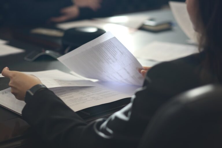 Elektroniczne potwierdzanie obecności – czy to możliwe w polskim prawie?